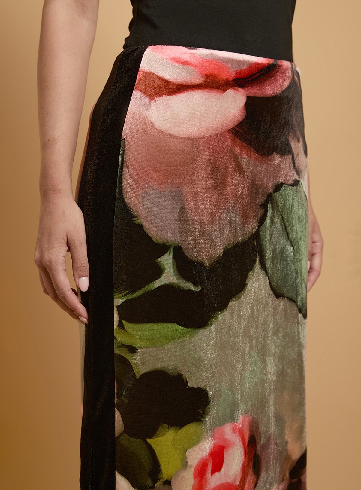 OASIS Statement Rose Velvet Midi Skirt 6 - Image 4 thumbnail